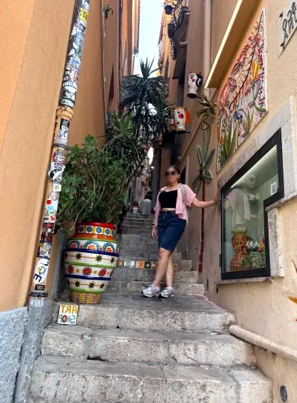 Alexandra, 35 anni